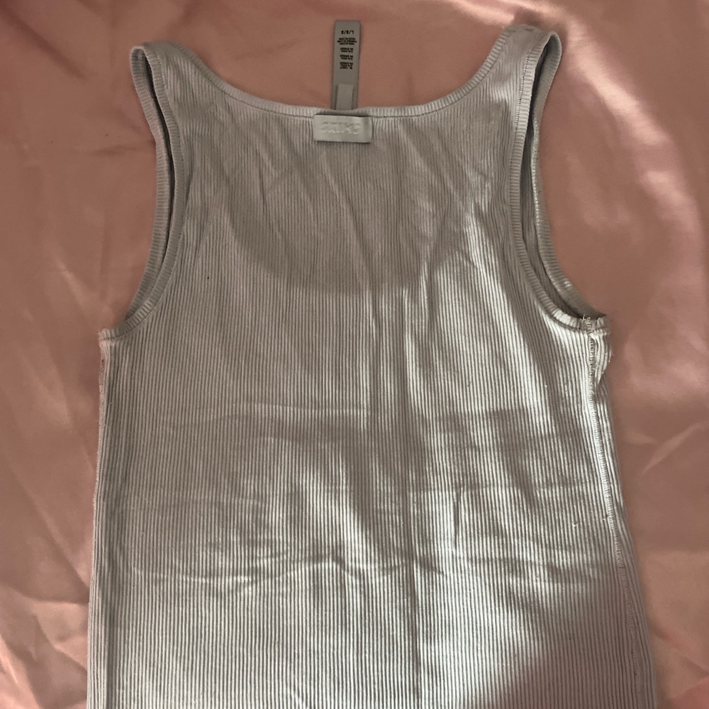 Light Blue Ribbed Tank Top - Picture 3 of 3